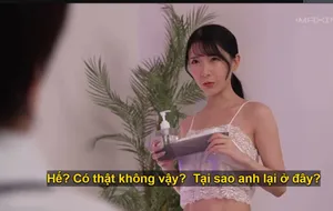 Lỡ nhìn thấy cặp vú căng hồng của cô bạn thân