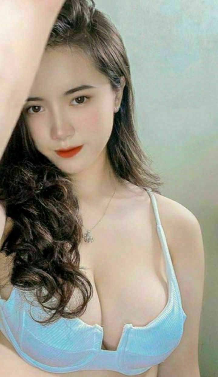 Con gái dam dang khi vô tình nhìn thấy bố dượng Trả bài với mẹ